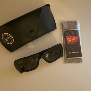 50 mm Rectangle Ray Ban sunglasses